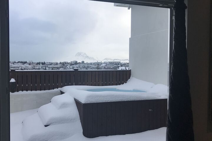 Hot Tub 51 of 97