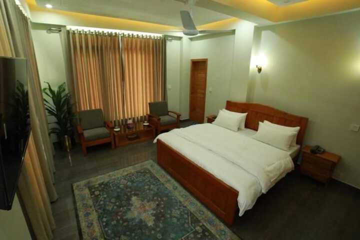 Room 2 of 35