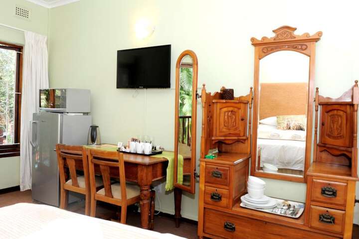 Room 9 of 30