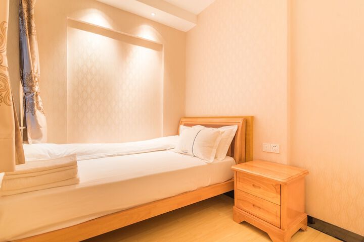Room 8 of 31