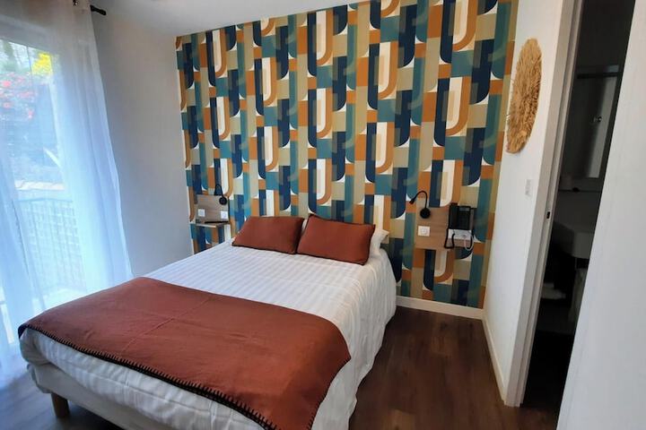 Room 3 of 9