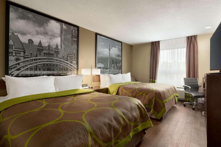 2 Queen Beds (3 of 10)
