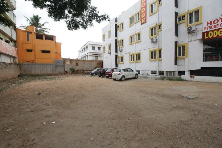 Hotel Mysore Gateway