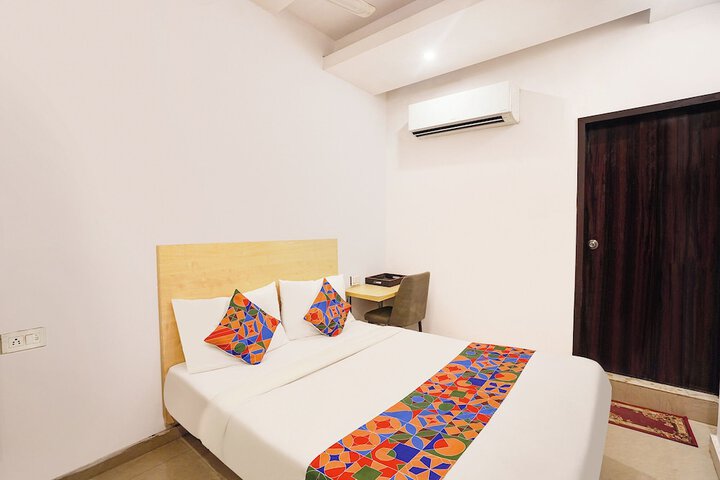Room 21 of 34