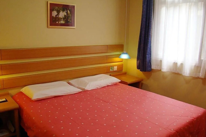 Room 2 of 12