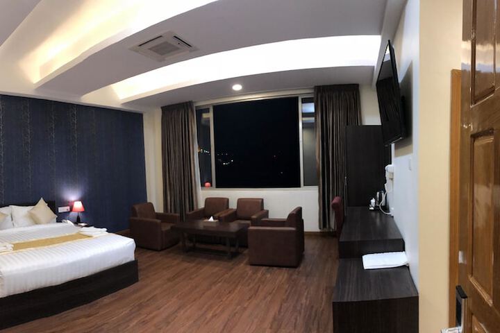 Room 13 of 29