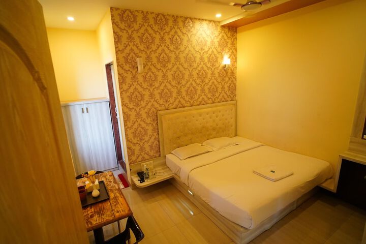 Room 16 of 31