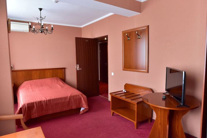Room 25 of 68