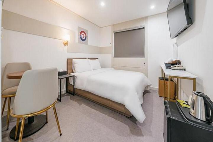 Photo of Dongdaemun History and Culture Park Station Hotel Stay-in