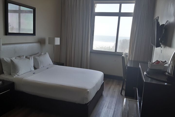 Room 8 of 40