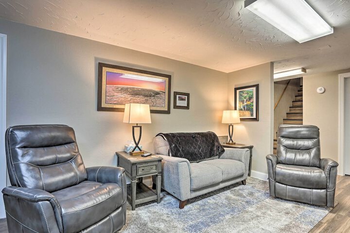 Centrally Located Sturgis Apt on Main St. w / Garage
