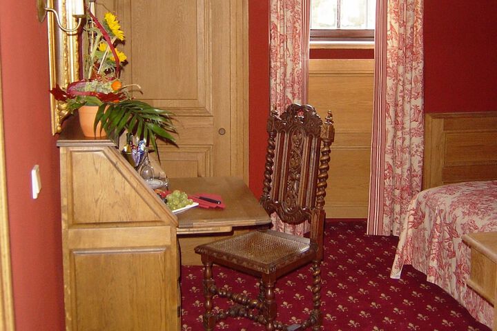 In-room business center