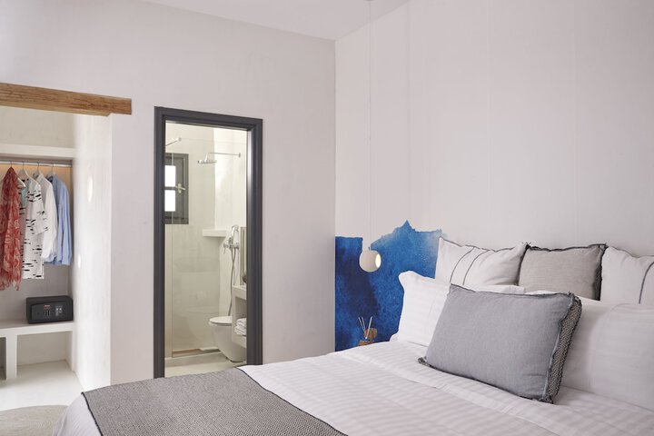 Room 3 of 51