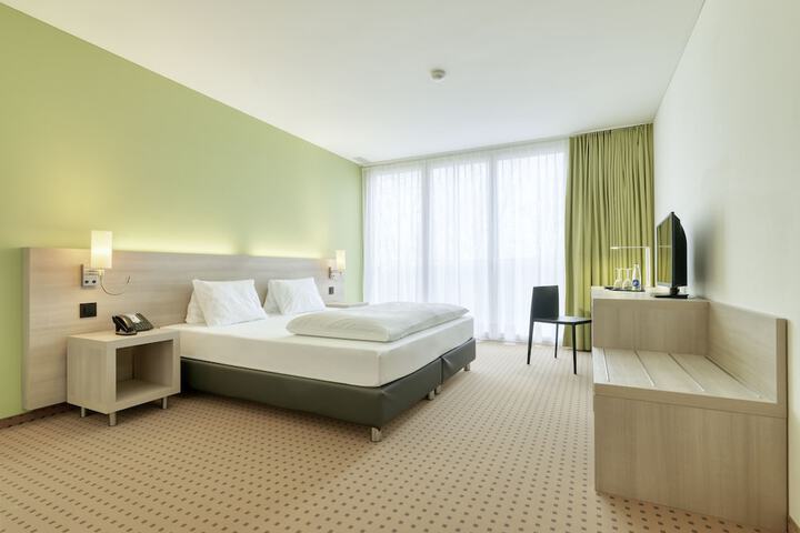 Room 9 of 25