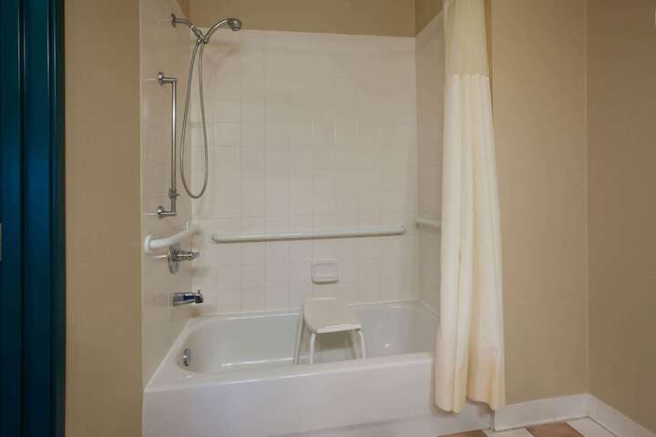 Queen Bed Accessible (12 of 12)