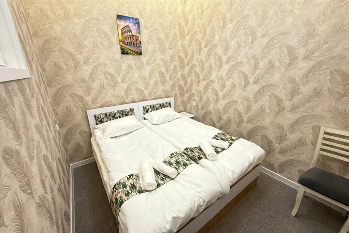 Room 3 of 33