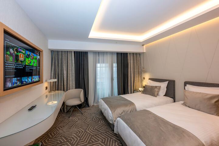 Room 25 of 59