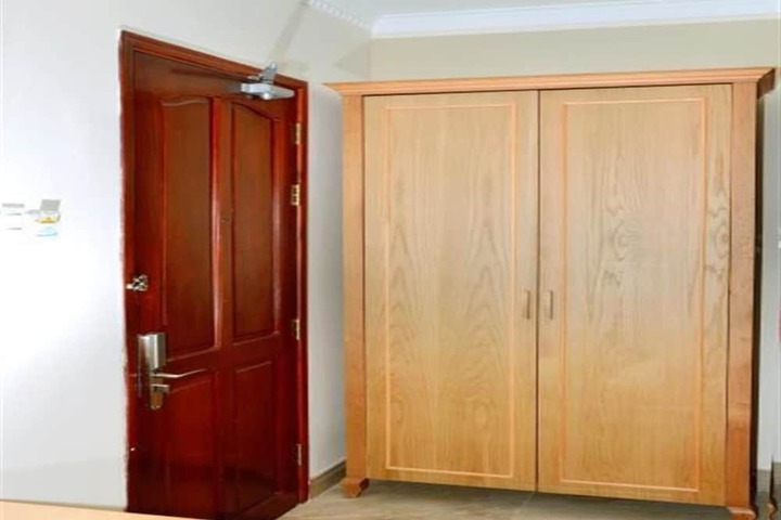 Room 11 of 40
