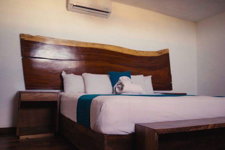 Room 32 of 74