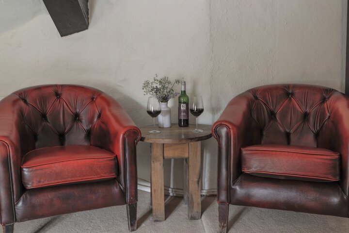 Lounge 48 of 60