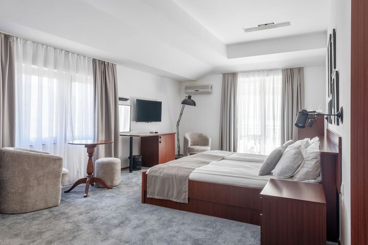 Room 10 of 49