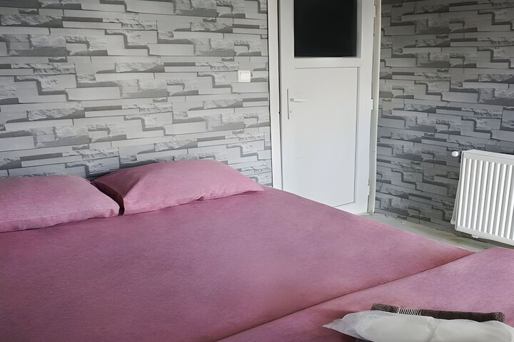 Room 36 of 98