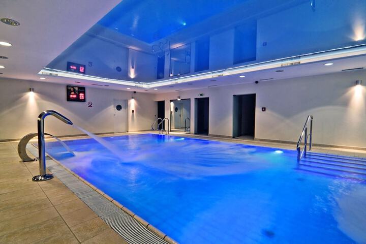 Pool 38 of 52