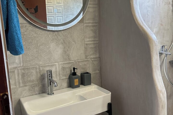 Room 43 of 81