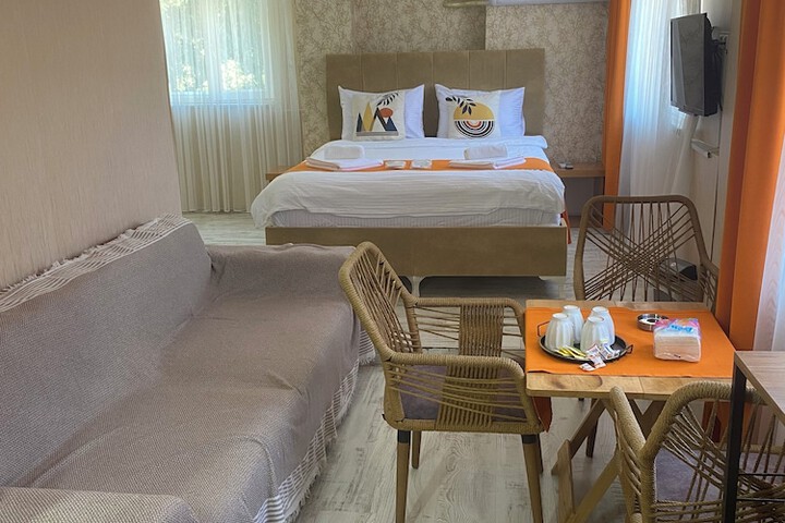 Room 27 of 67