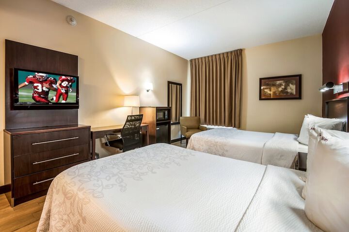 2 Double Beds Accessible (4 of 8)