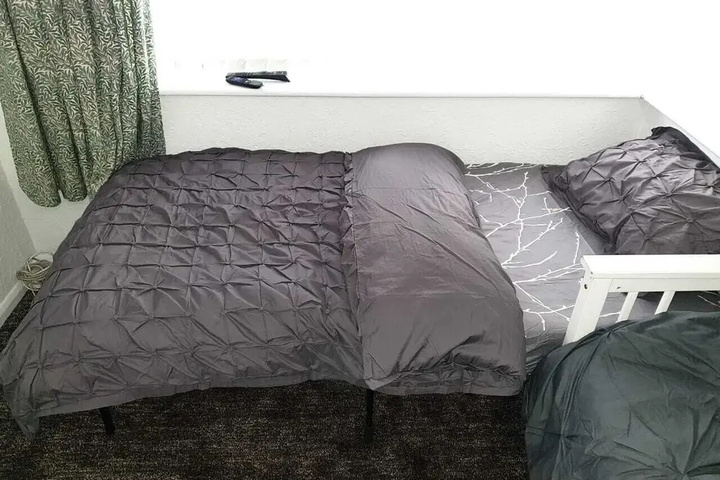 Room 4 of 12