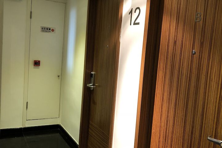 Ballroom/Hall 33 of 34