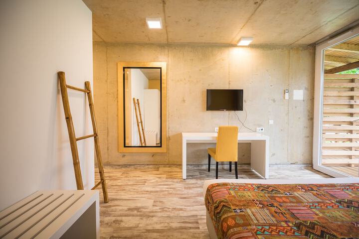 Room 4 of 39