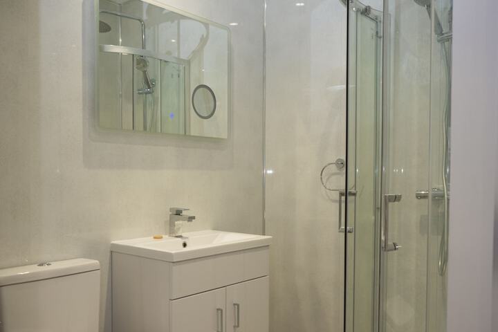 Room 70 of 87