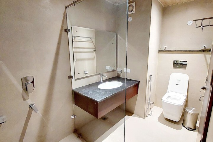 Room 12 of 15