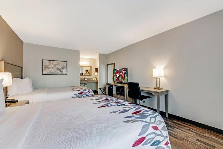 Double Deluxe King Bed