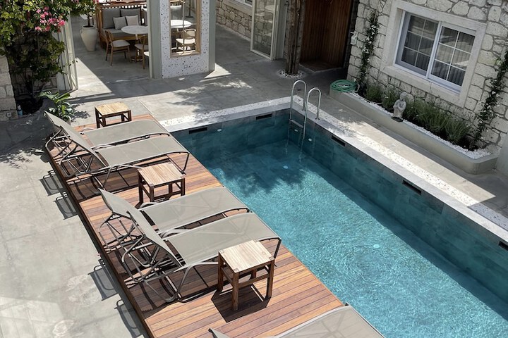 Pool 35 of 64