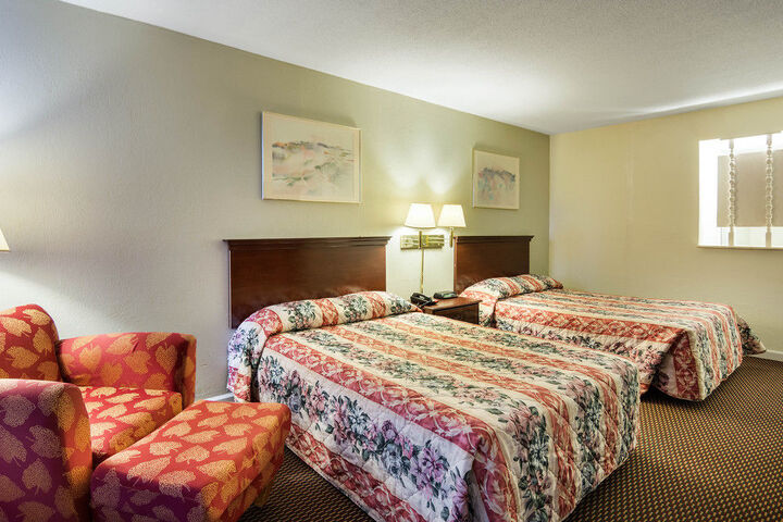 Room 8 of 25