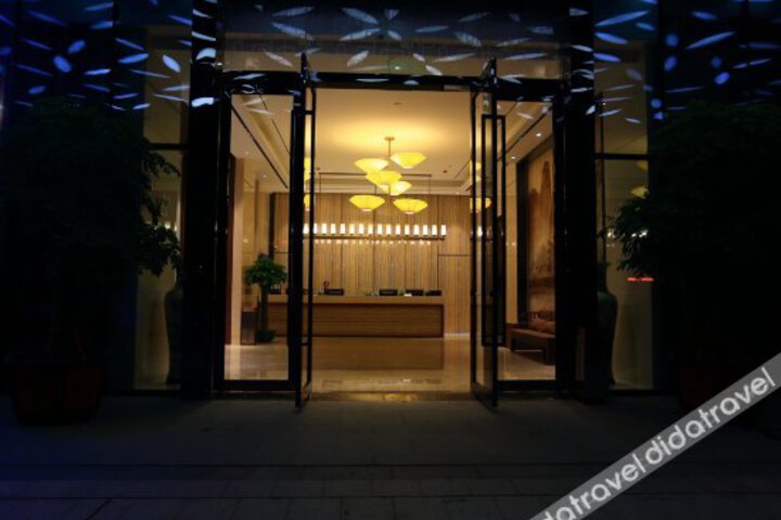 SOVEREIGN GARDEN HOTEL