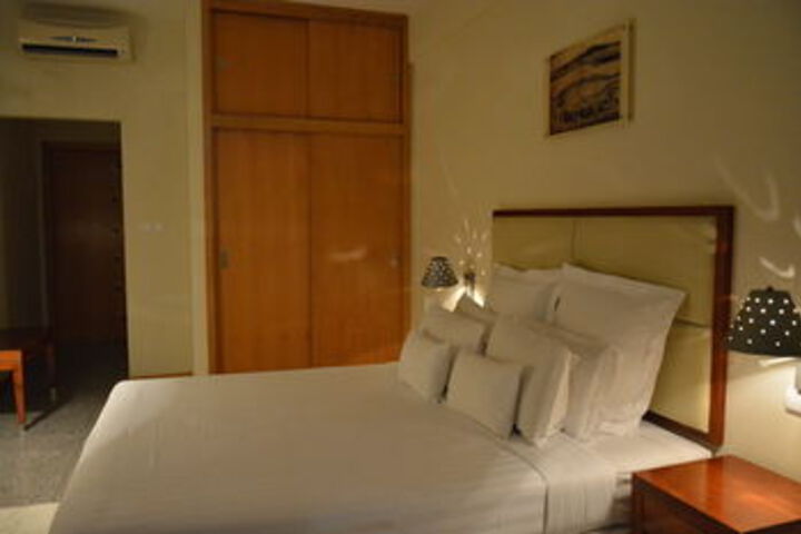 Room 12 of 30