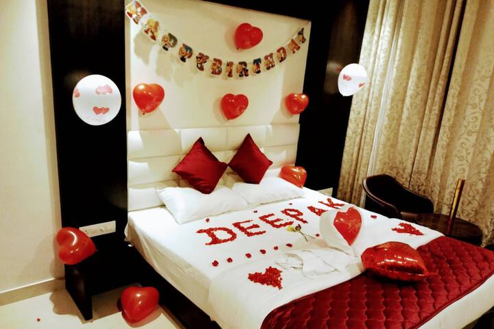 Room 4 of 32