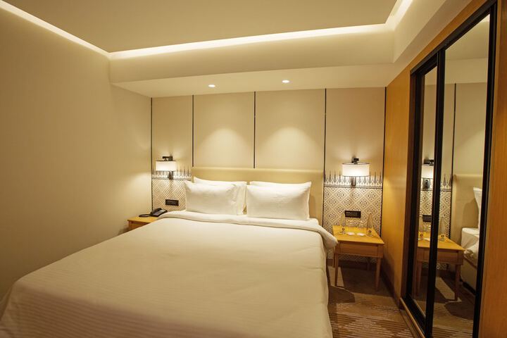 Room 9 of 111