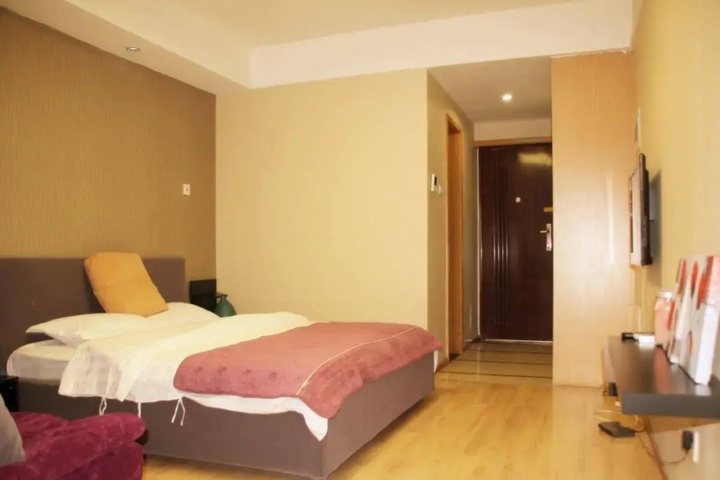 Room 4 of 4