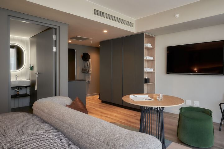 Room 54 of 143