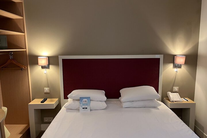 Room 11 of 42