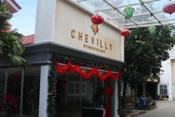 Chevilly Resort and Camp