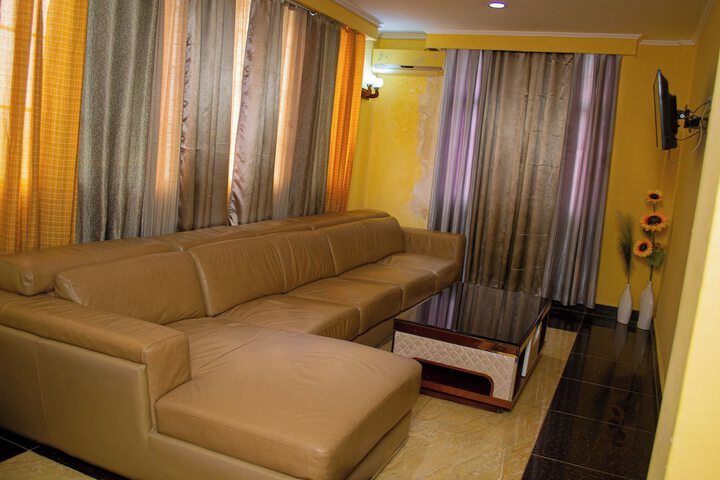 Room 8 of 151