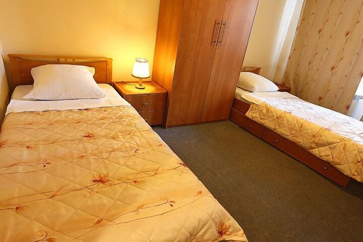Room 25 of 35