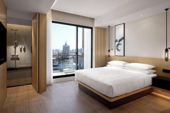 Room 19 of 36