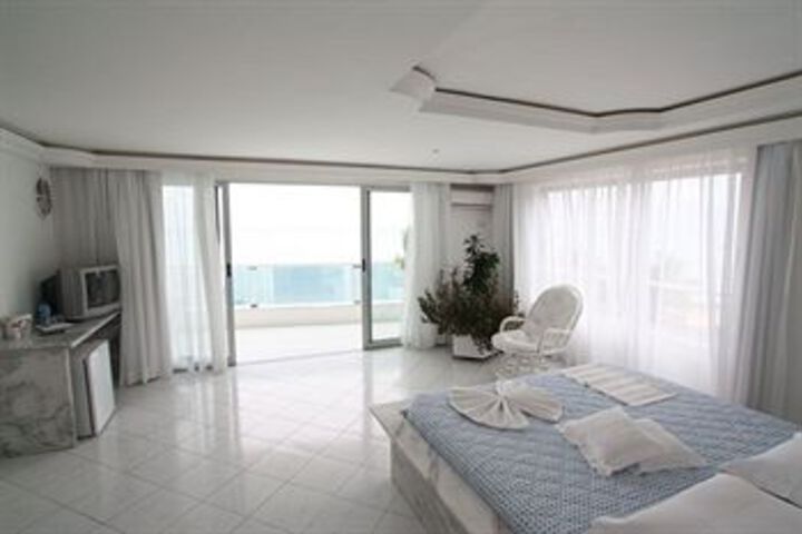Room 18 of 40